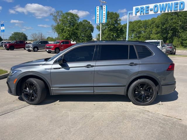 Used 2023 Volkswagen Tiguan SE R-Line image 3