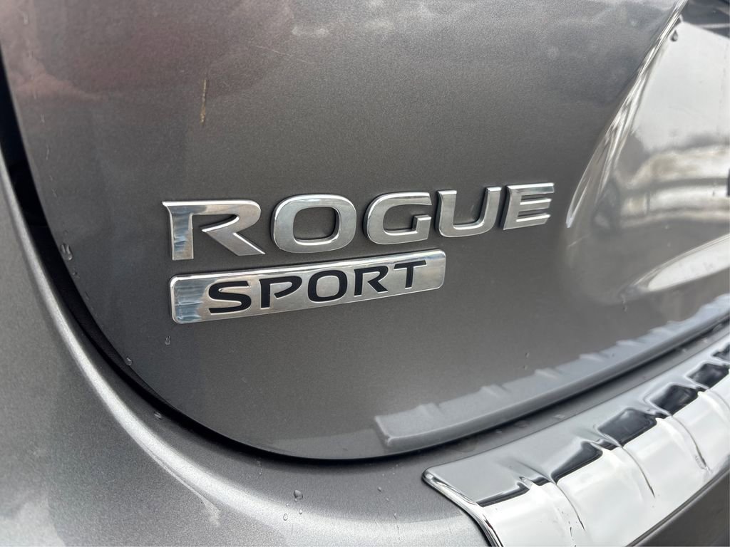 Used 2017 Nissan Rogue Sport SV AWD/4WD image 14