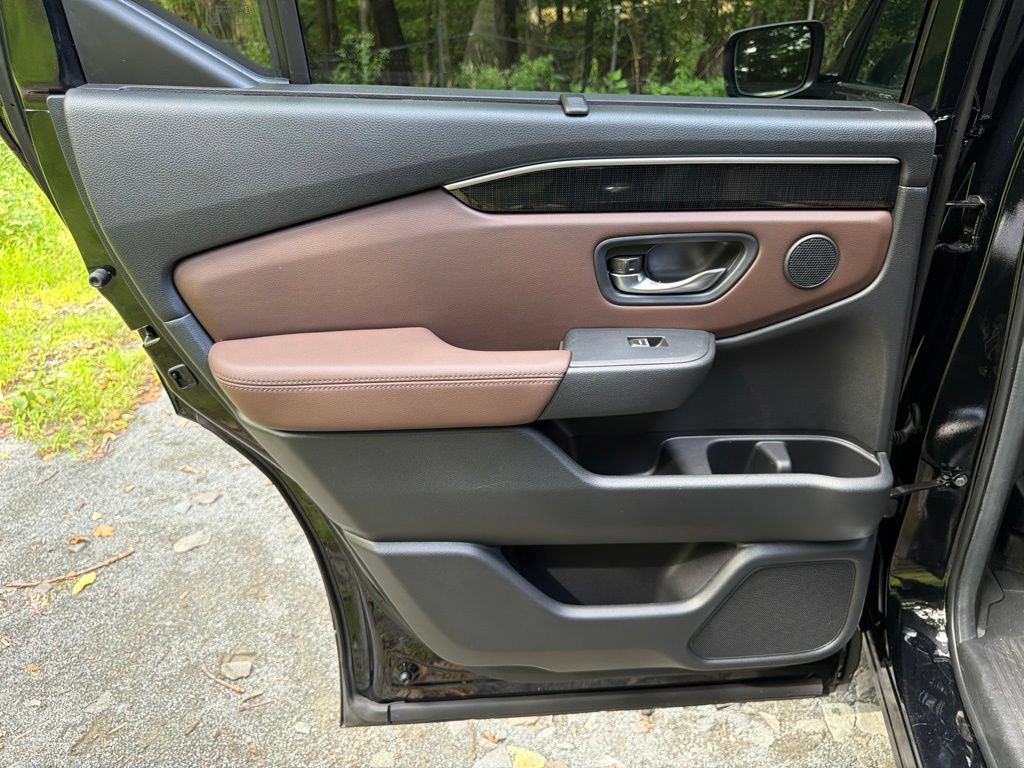 Used 2025 Honda Pilot Elite image 15