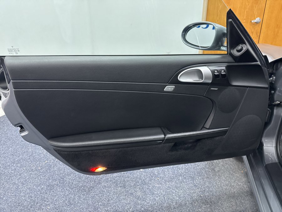 Used 2005 Porsche Boxster S image 8