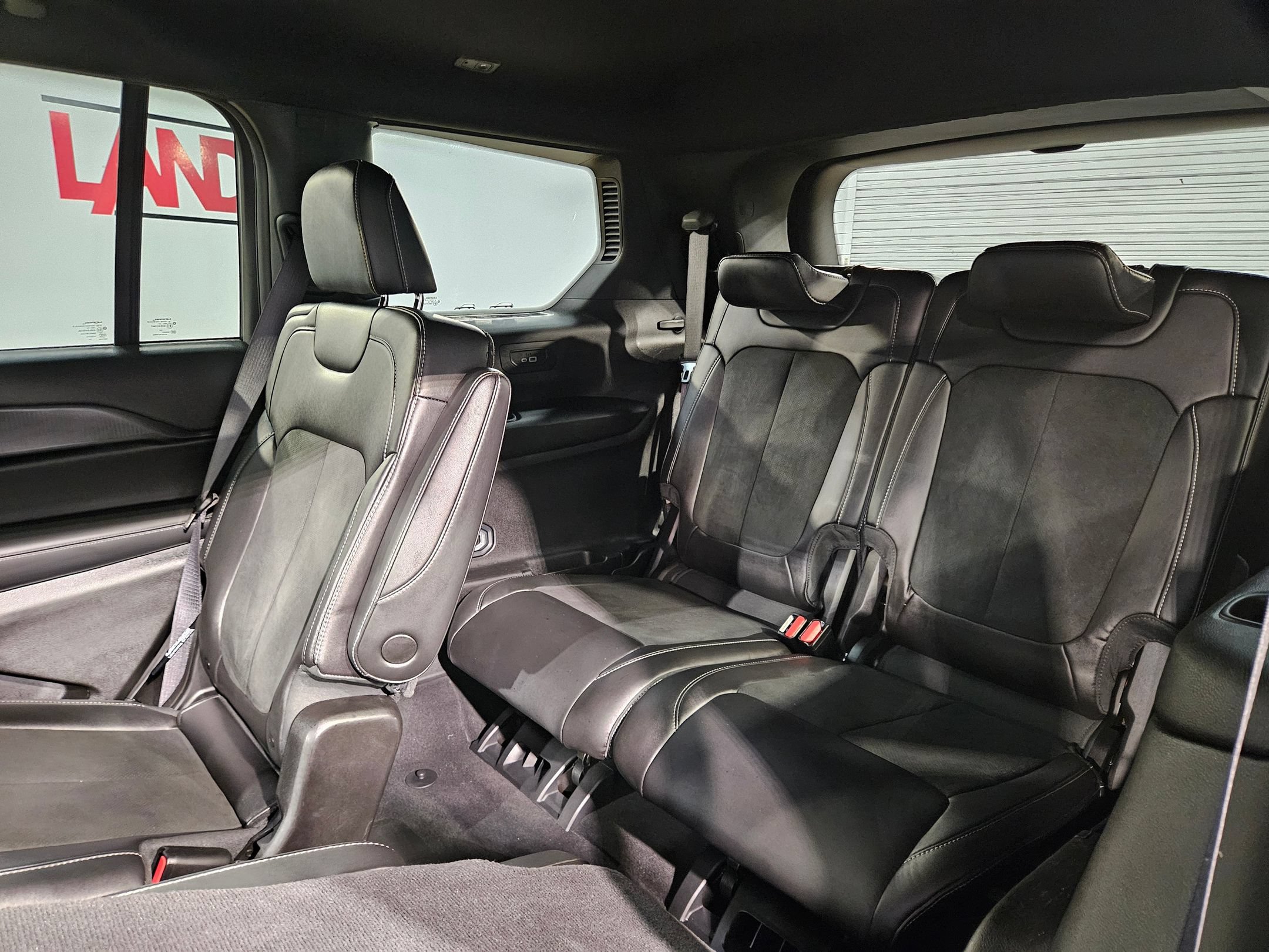 Used 2025 Jeep Grand Cherokee L Laredo RWD image 38