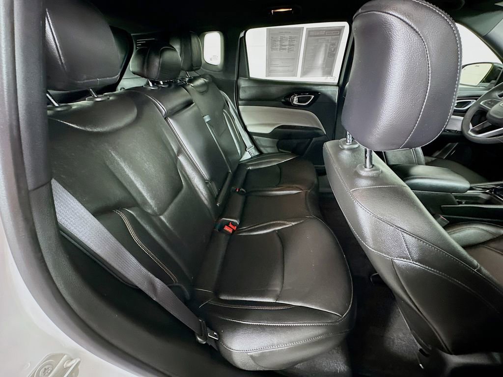 Certified 2024 Jeep Compass Limited image 37