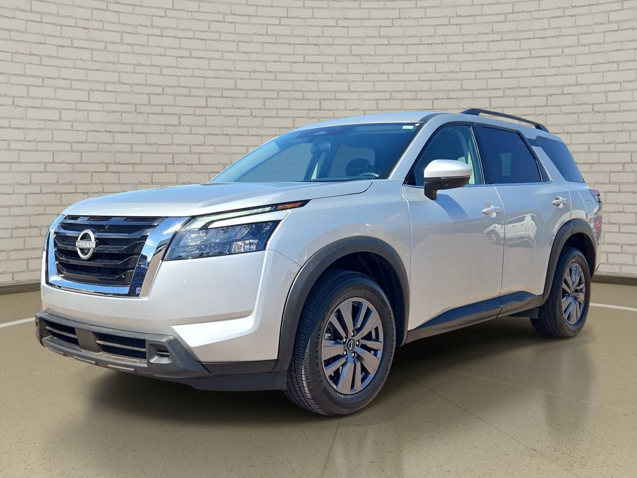 Certified 2025 Nissan Pathfinder SV