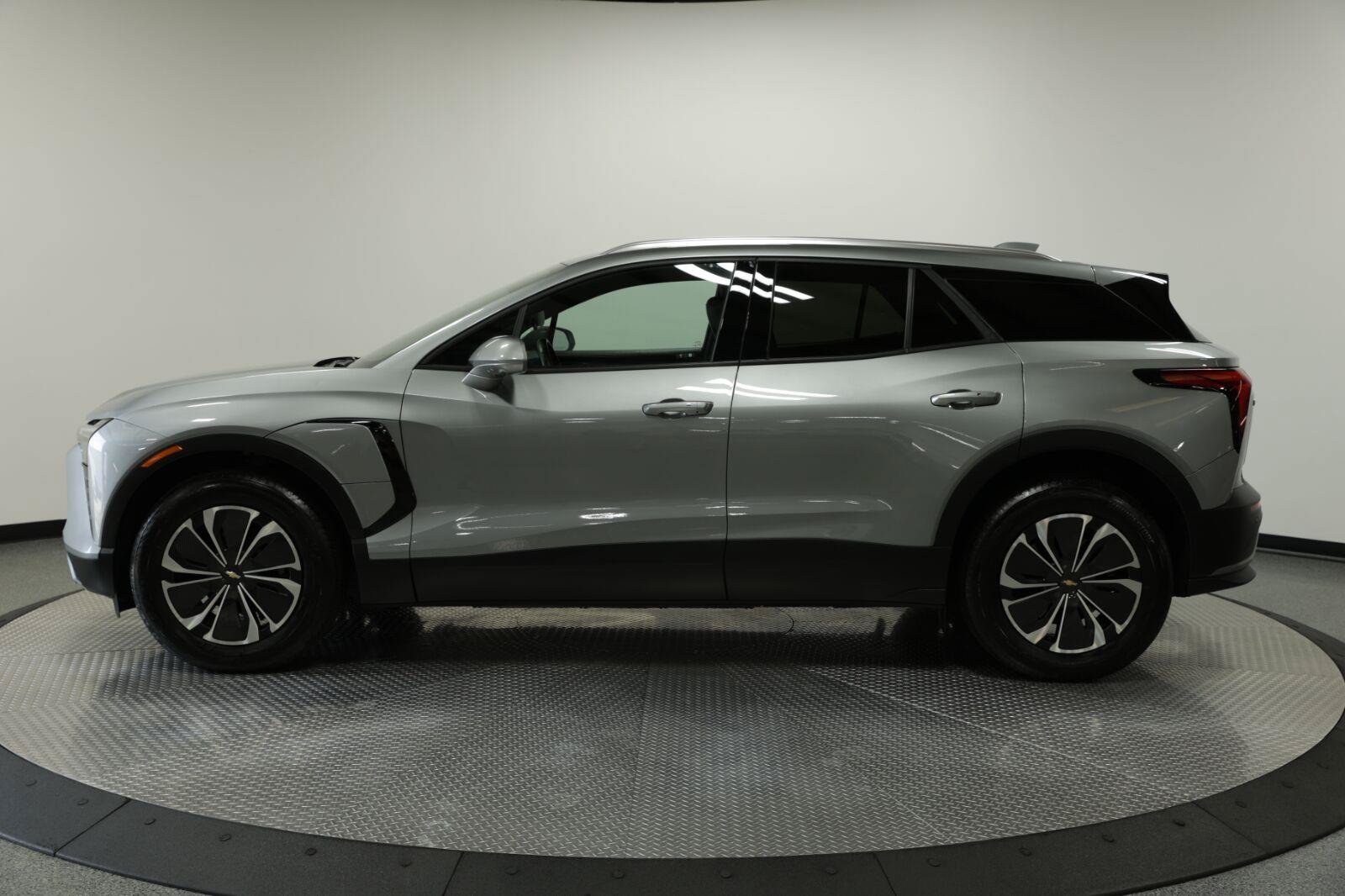 Certified 2024 Chevrolet Blazer EV LT AWD/4WD image 5