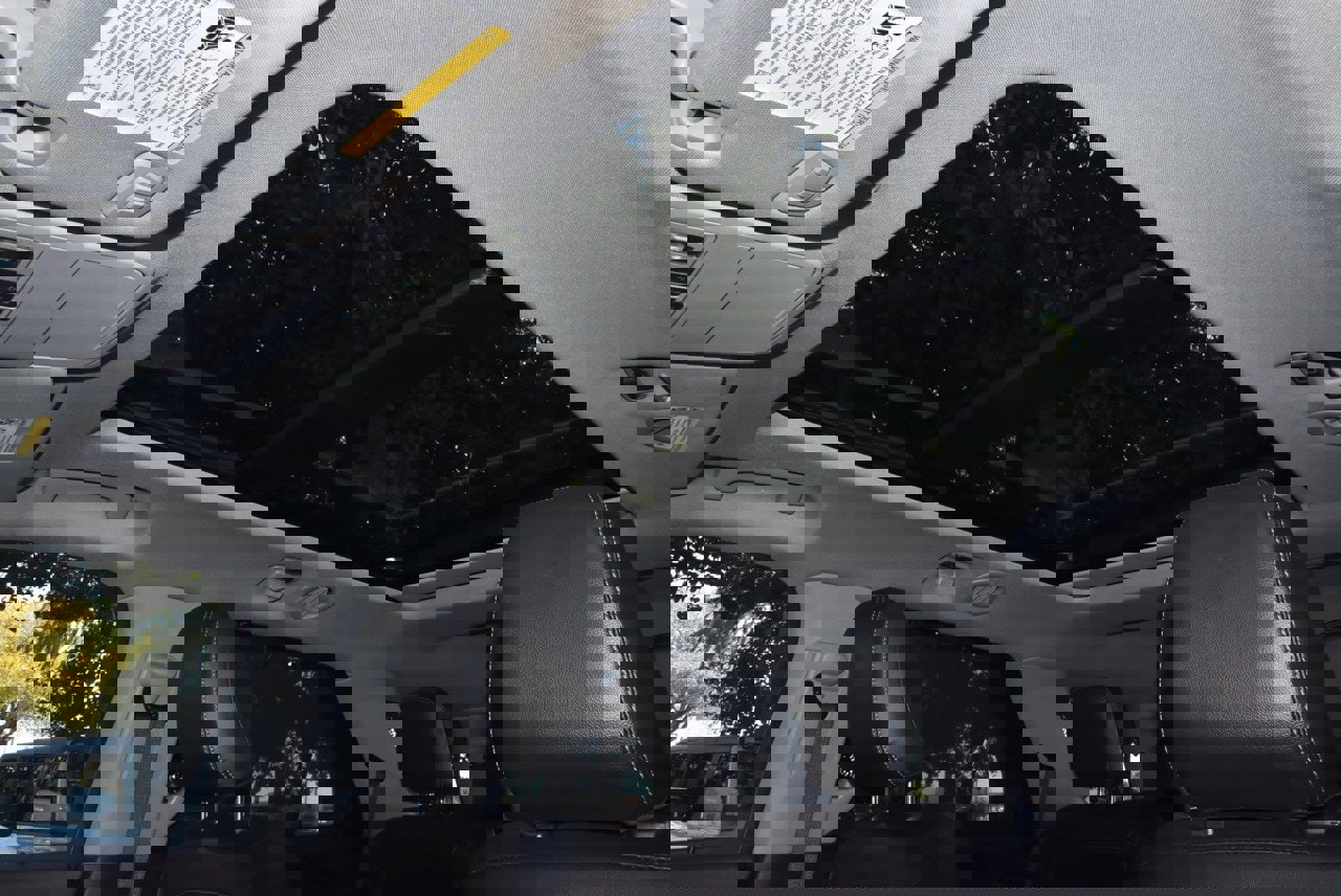 Used 2022 Ford Explorer Limited w/ Limited Technology Package image 34