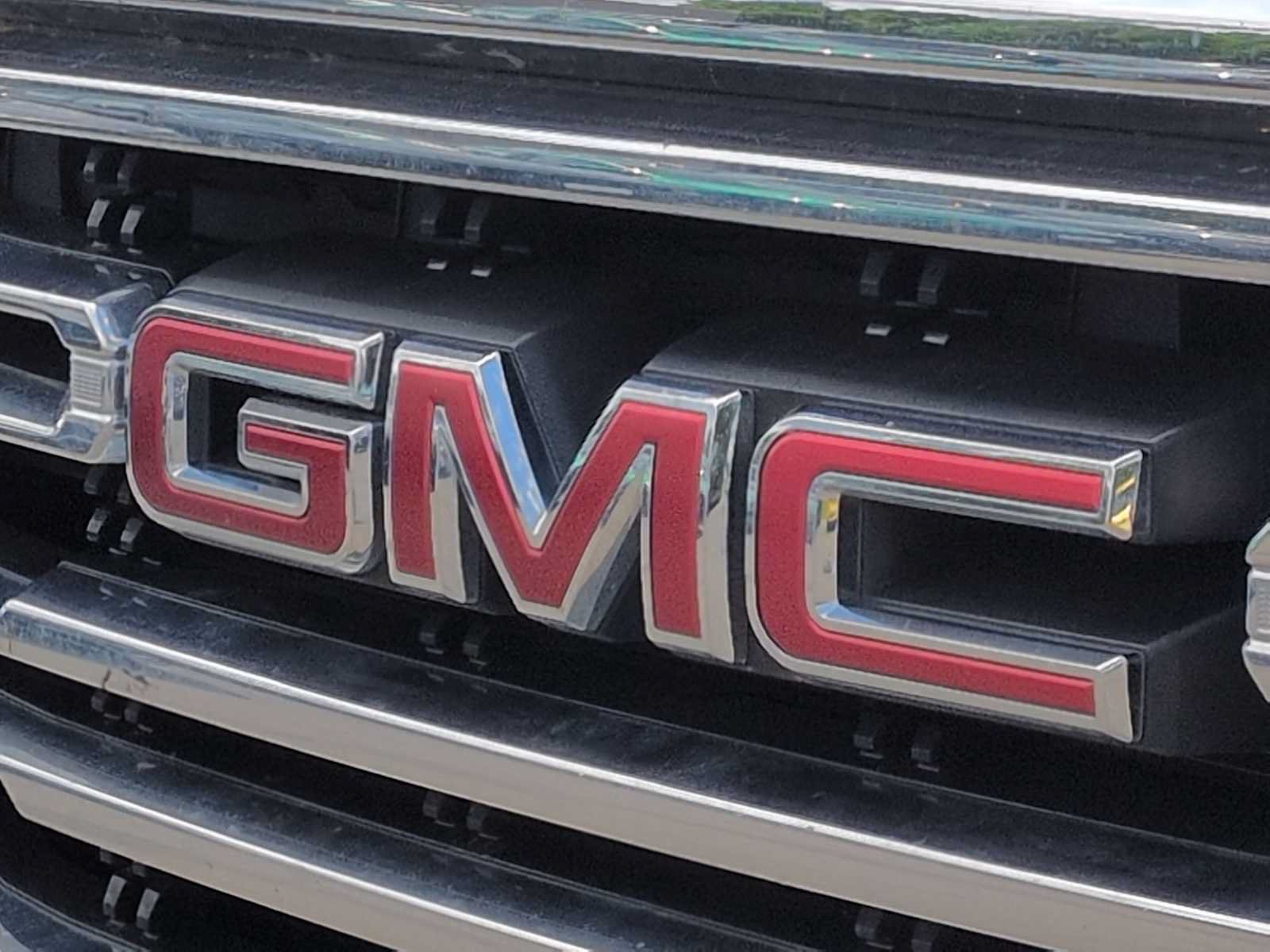 Used 2021 GMC Sierra 1500 SLT w/ SLT Premium Plus Package AWD/4WD image 12