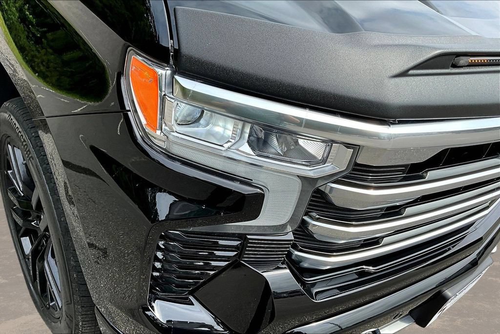 Used 2023 Chevrolet Silverado 1500 High Country AWD/4WD image 35