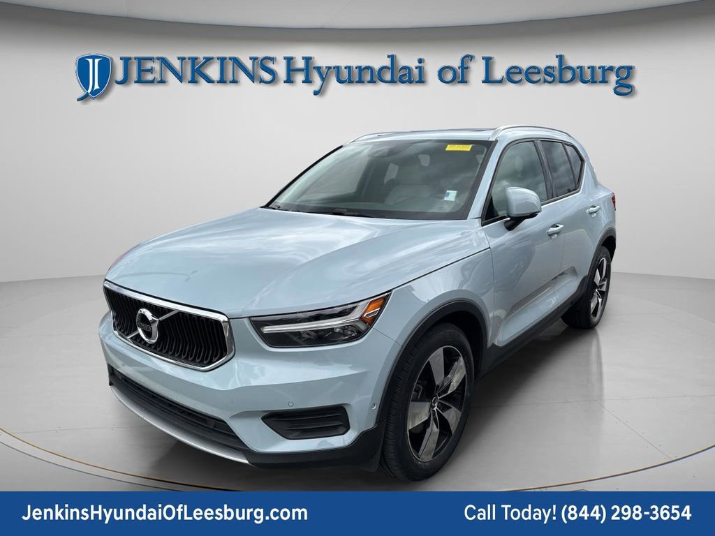 Used 2019 Volvo XC40 T5 Momentum image 4