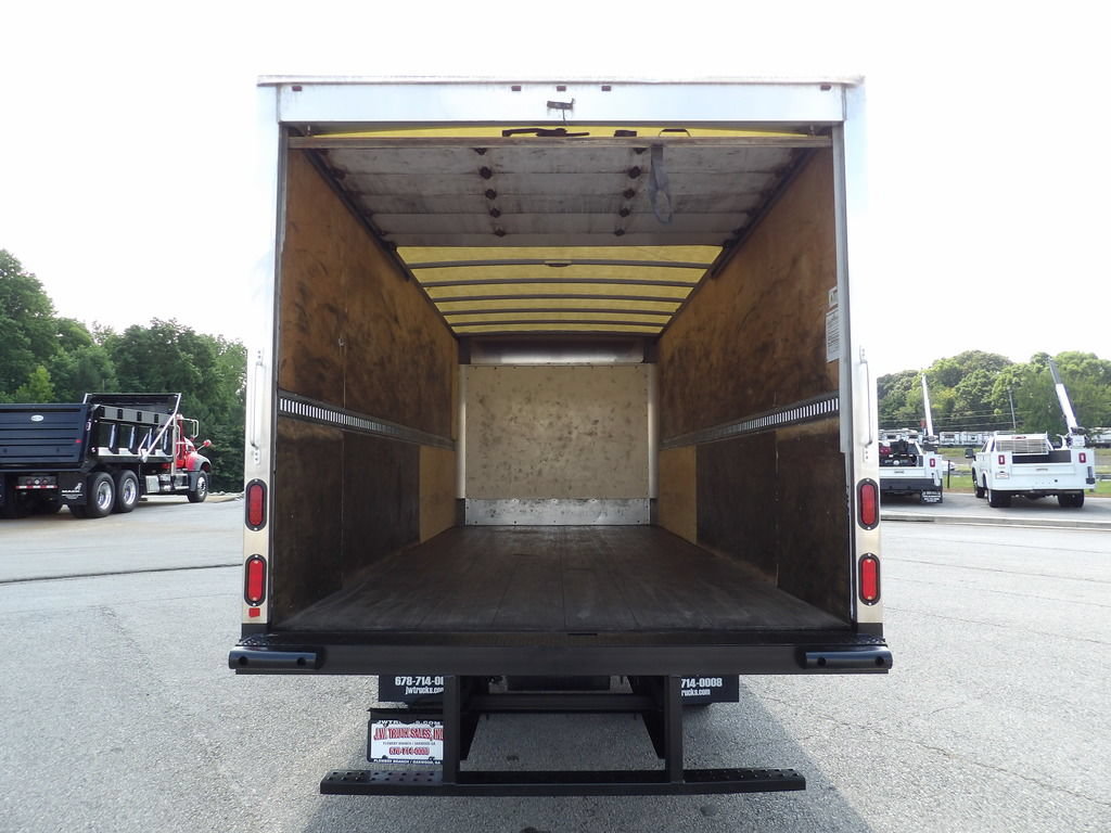 Used 2021 Isuzu NPR RWD image 33