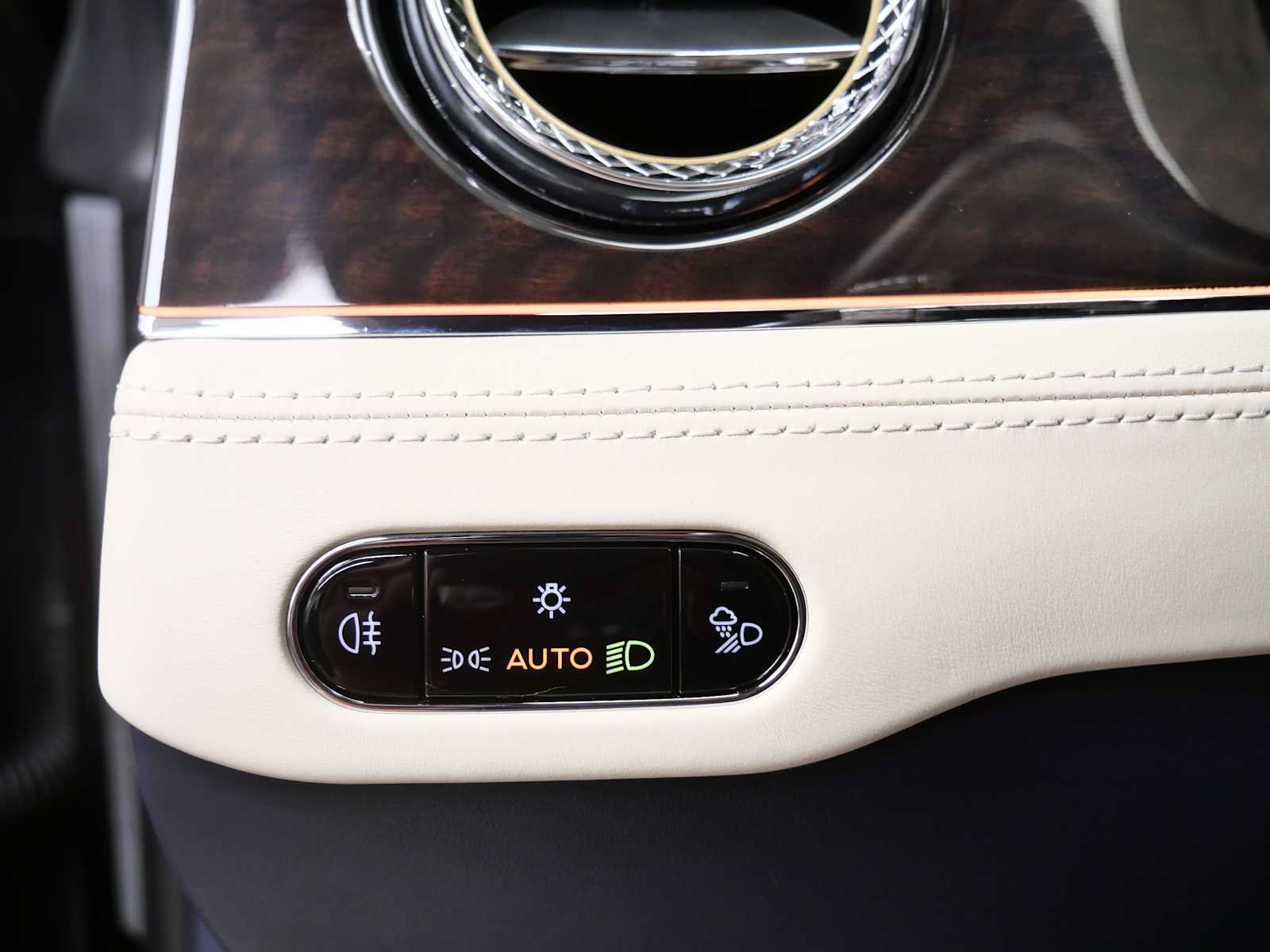 Used 2020 Bentley Continental GT AWD/4WD image 32