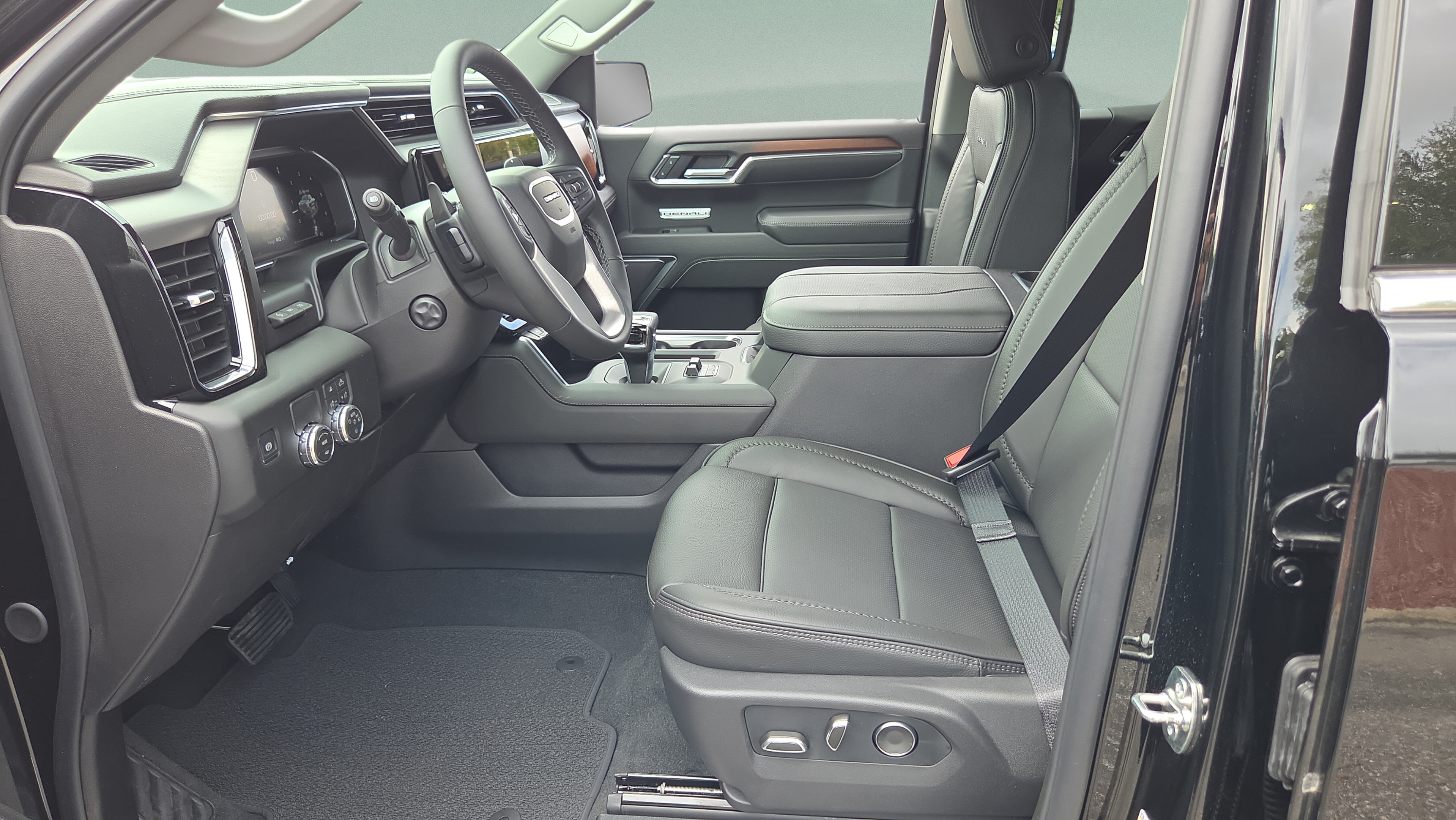 New 2026 GMC Sierra 1500 Denali w/ Technology Package RWD image 9