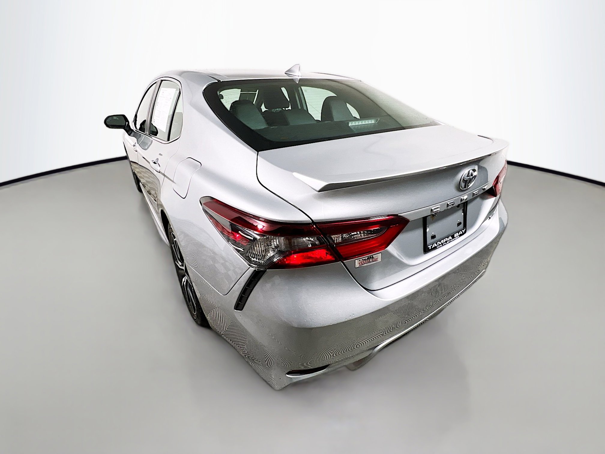 Used 2023 Toyota Camry SE image 8