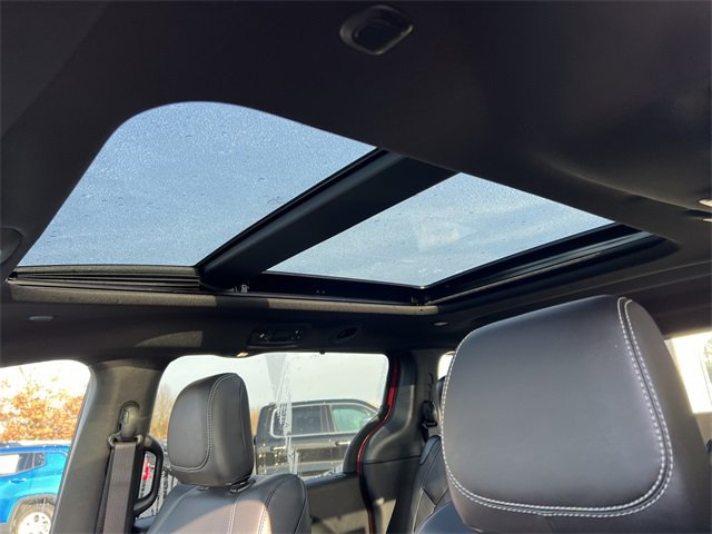 New 2026 Chrysler Pacifica Select image 8