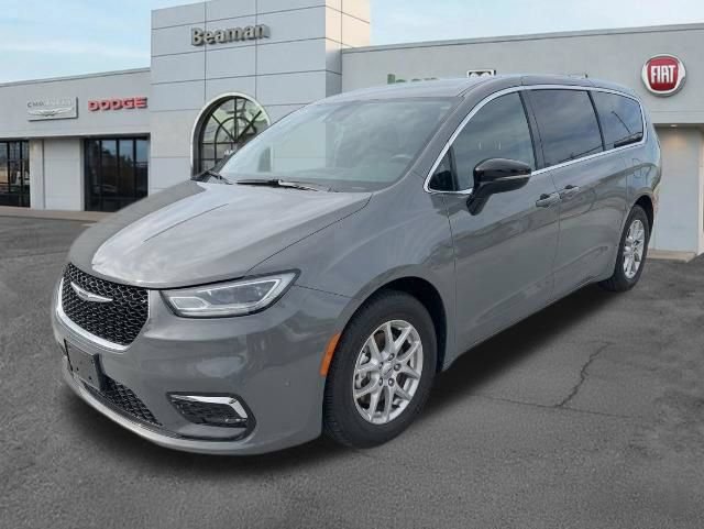 Used 2025 Chrysler Pacifica Select FWD image 4