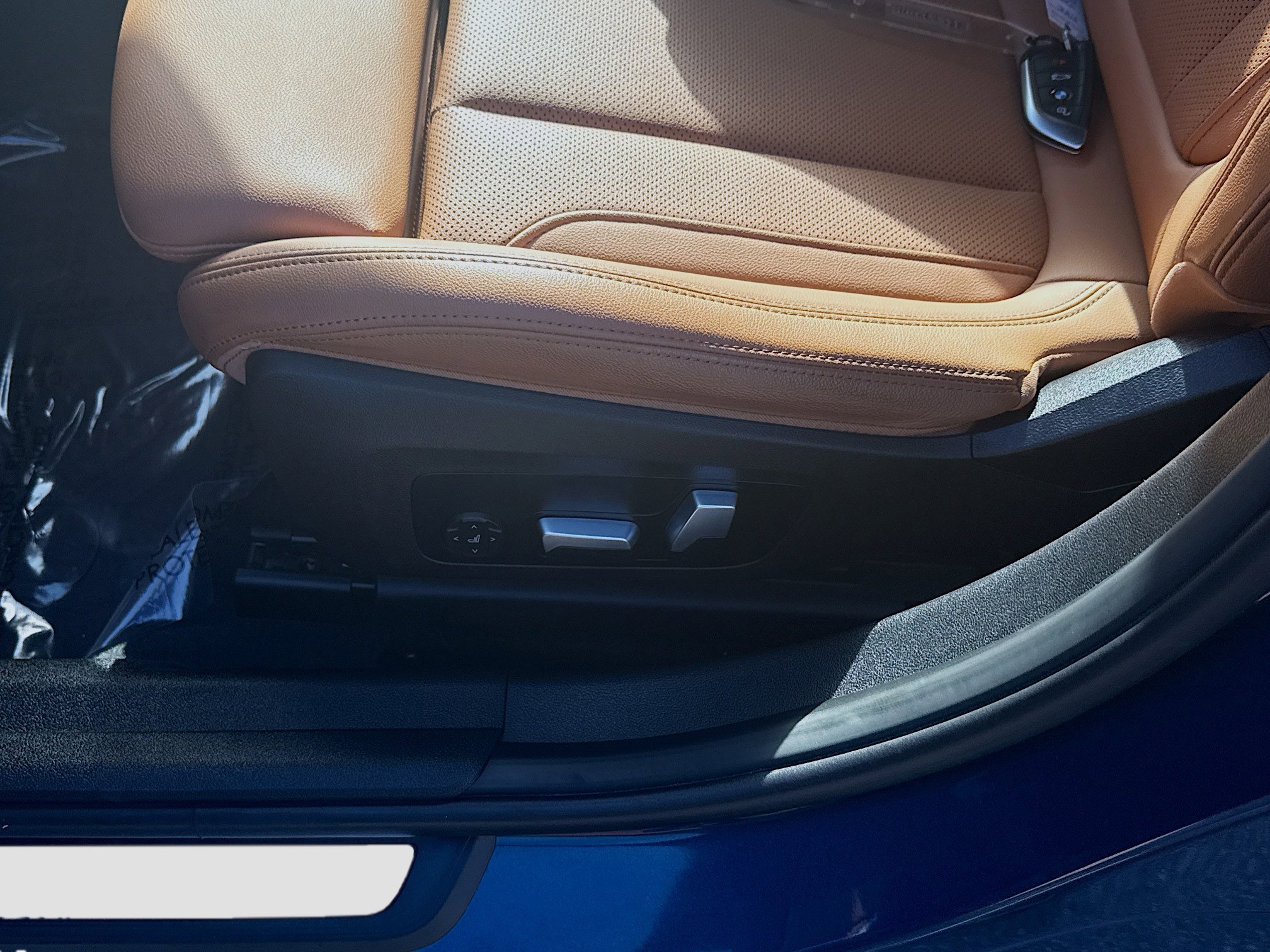 Used 2023 BMW 330i Sedan w/ Driving Assistance Package image 18