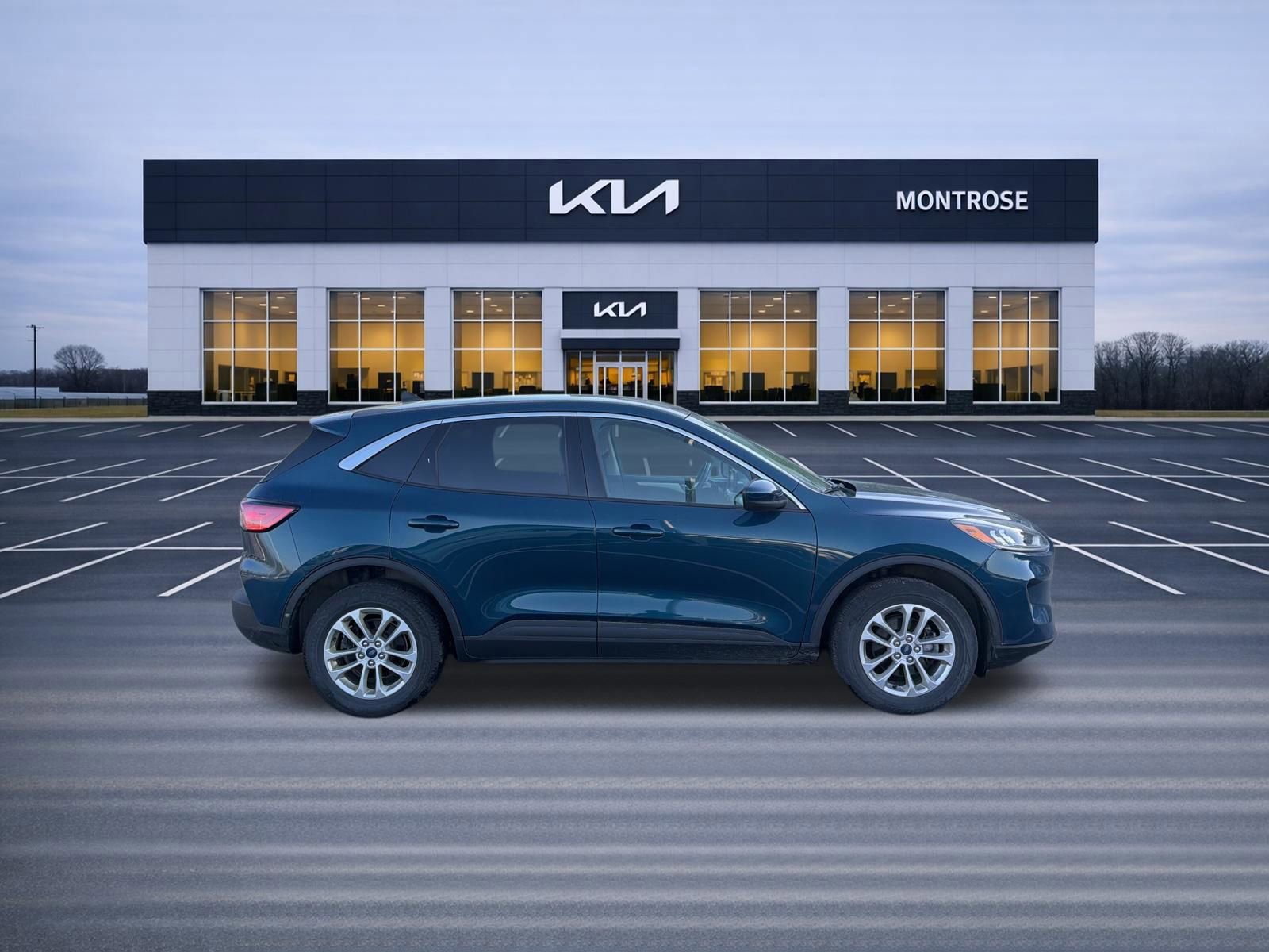 Used 2020 Ford Escape SE image 4