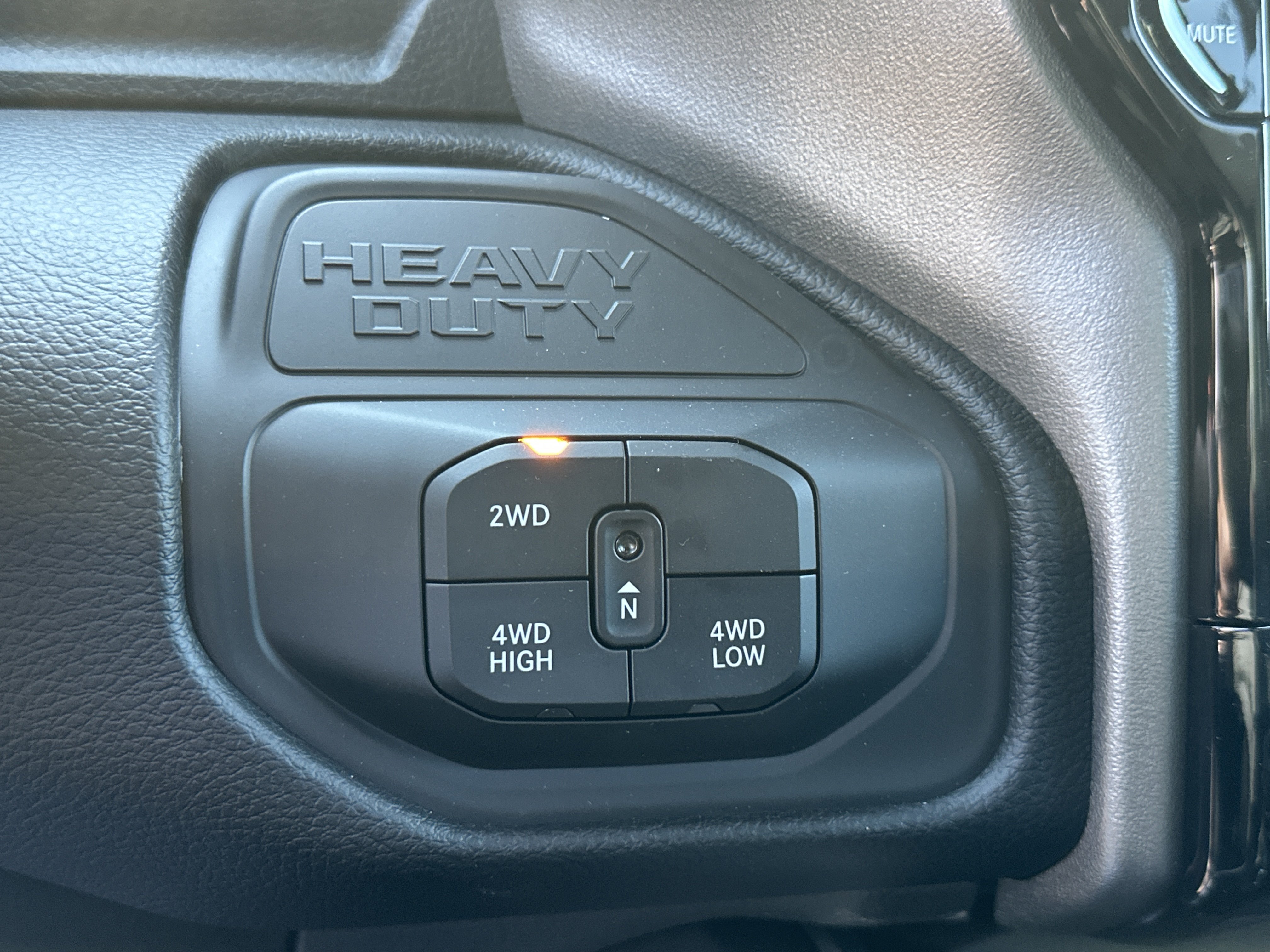 New 2026 RAM 2500 Laramie AWD/4WD image 8