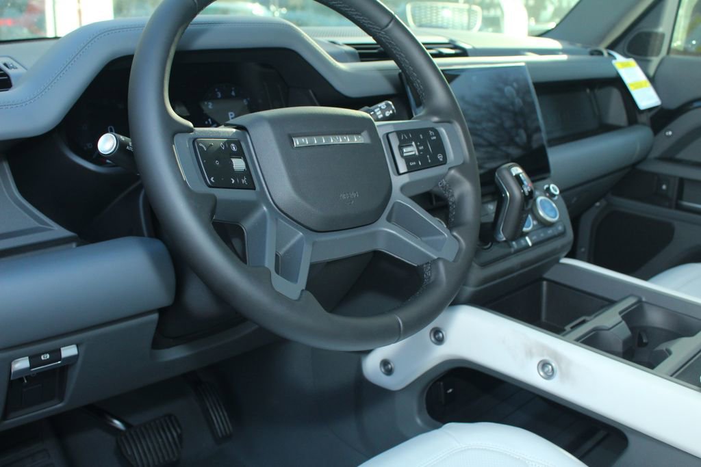 New 2026 Land Rover Defender 110 X-Dynamic SE AWD/4WD image 13