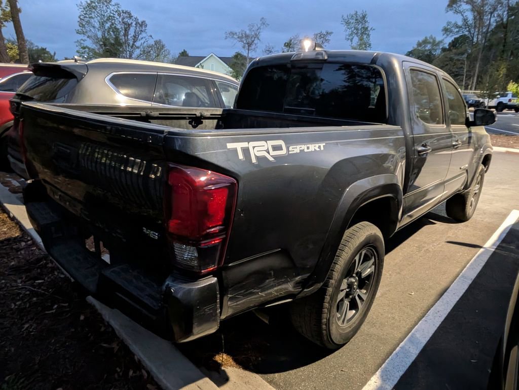 Used 2019 Toyota Tacoma TRD Sport w/ Technology Package image 7
