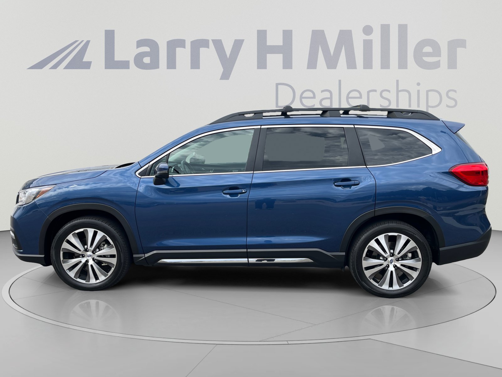 Used 2022 Subaru Ascent Limited w/ Technology Package AWD/4WD image 2