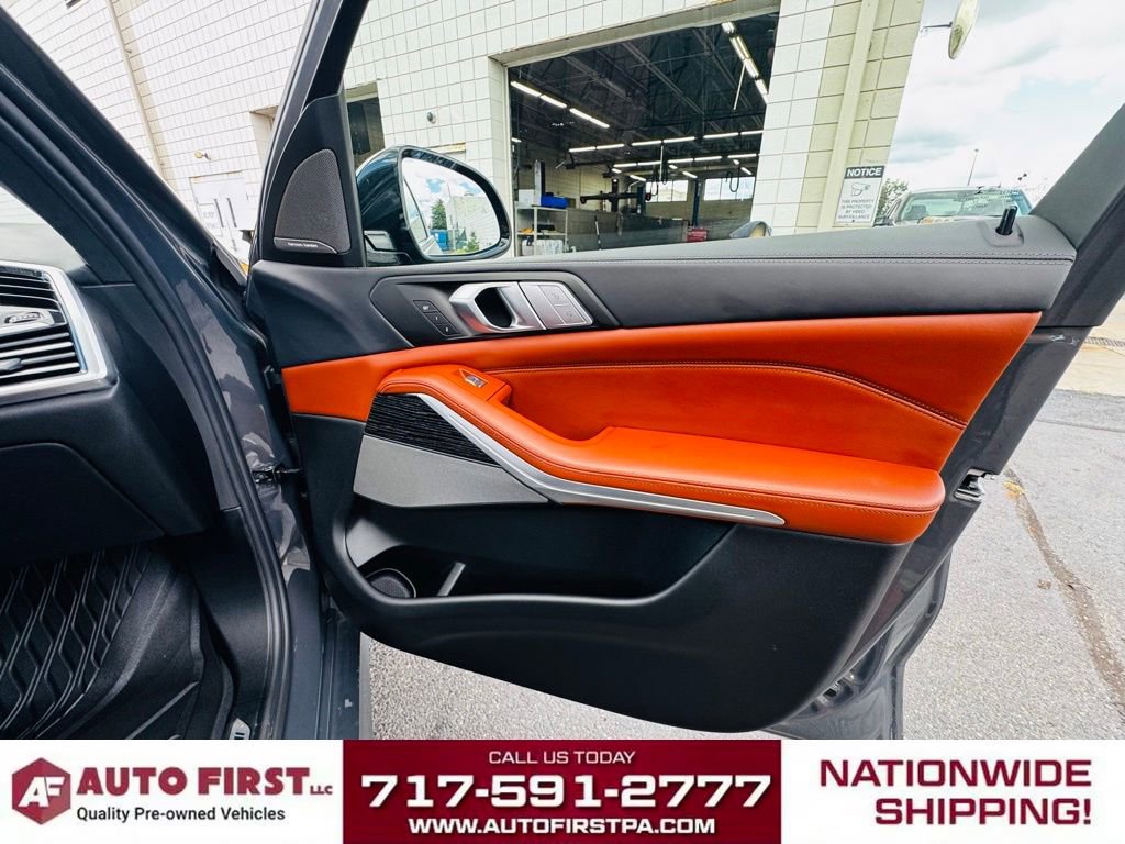 Used 2022 BMW X7 M50i w/ Executive Package image 35