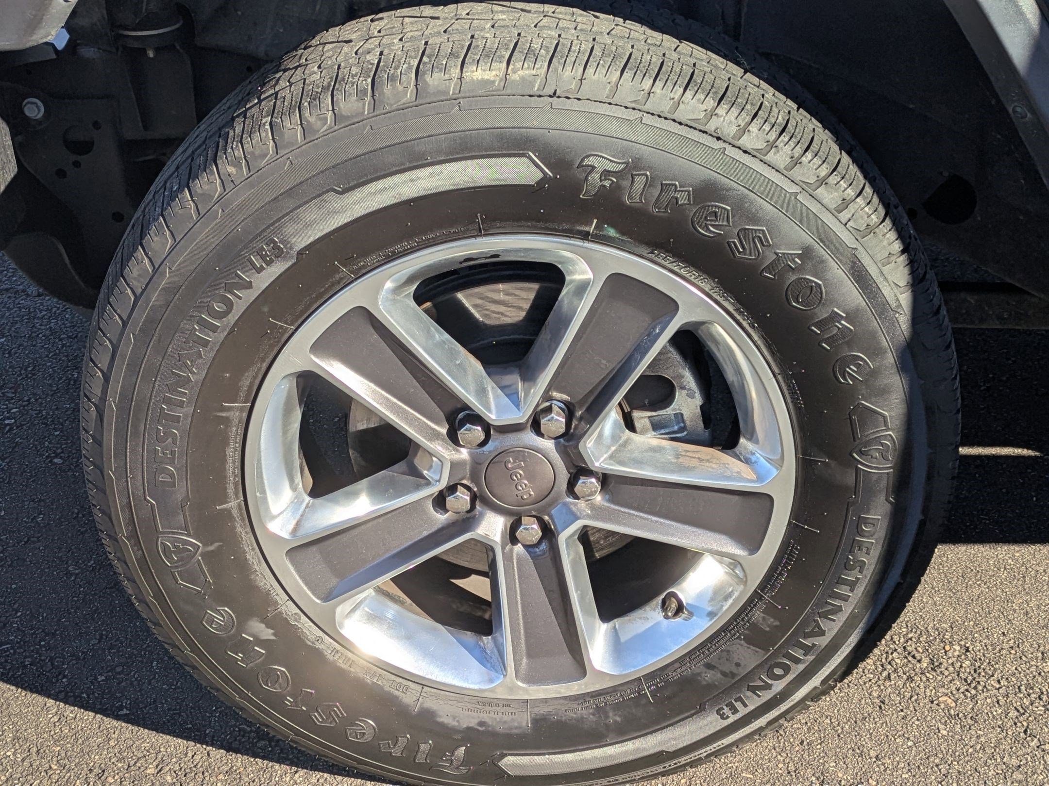 Used 2019 Jeep Wrangler Unlimited Sahara w/ Uconnect 4C Nav & Sound Group image 26