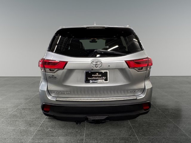 Used 2019 Toyota Highlander XLE AWD/4WD image 26