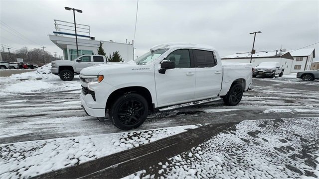 Used 2022 Chevrolet Silverado 1500 RST w/ Convenience Package II image 4