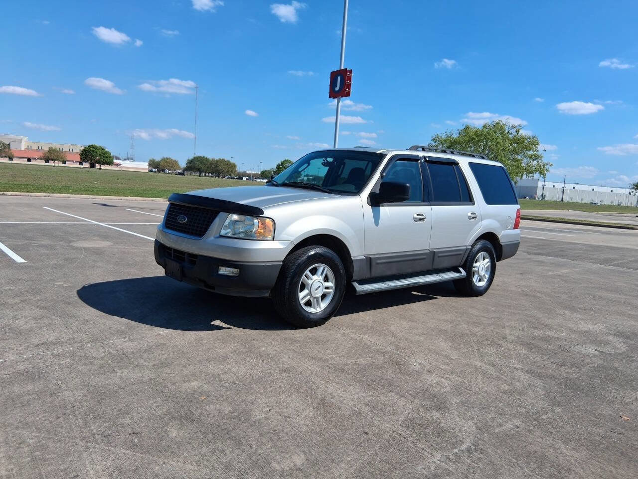 Used 2006 Ford Expedition XLT RWD image 2