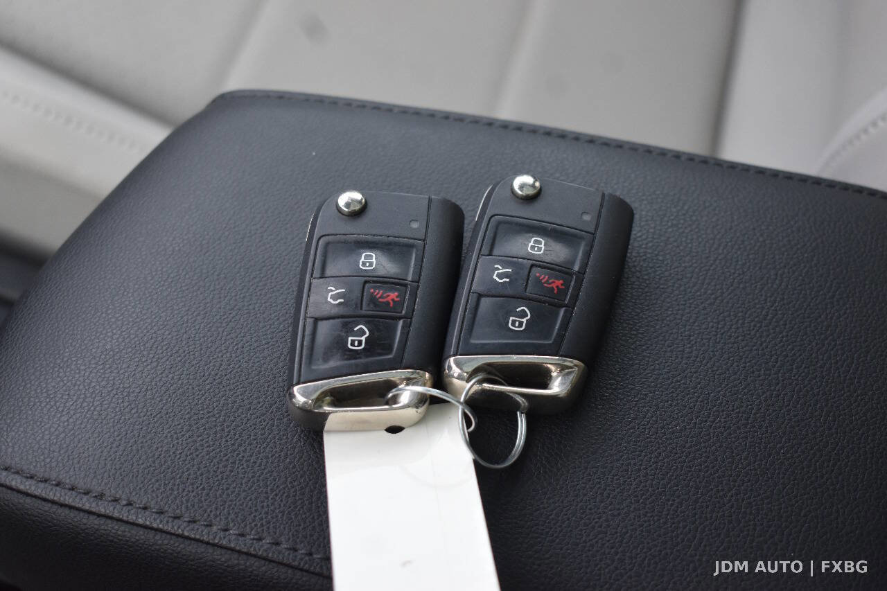 Used 2019 Volkswagen Tiguan SE AWD/4WD image 34
