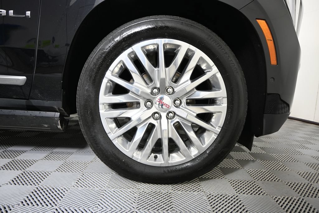 Used 2025 GMC Yukon Denali w/ Sun & Power Step Package AWD/4WD image 11