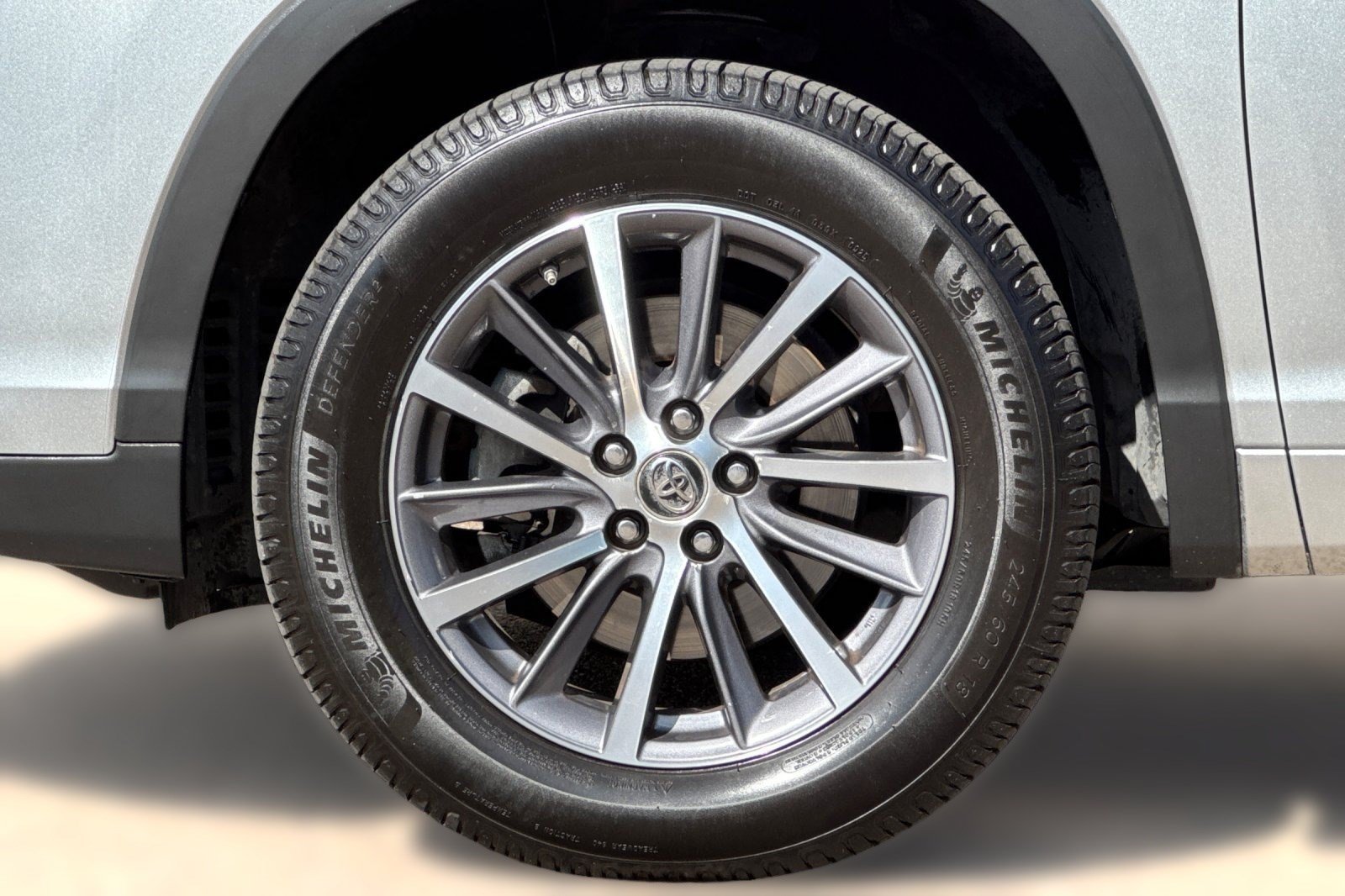 Used 2018 Toyota Highlander XLE FWD image 13