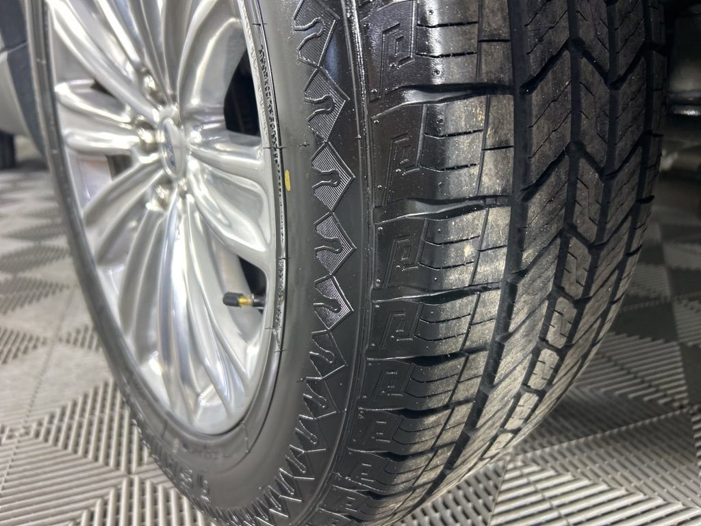 Used 2021 Ford Explorer Limited w/ Equipment Group 301A image 11