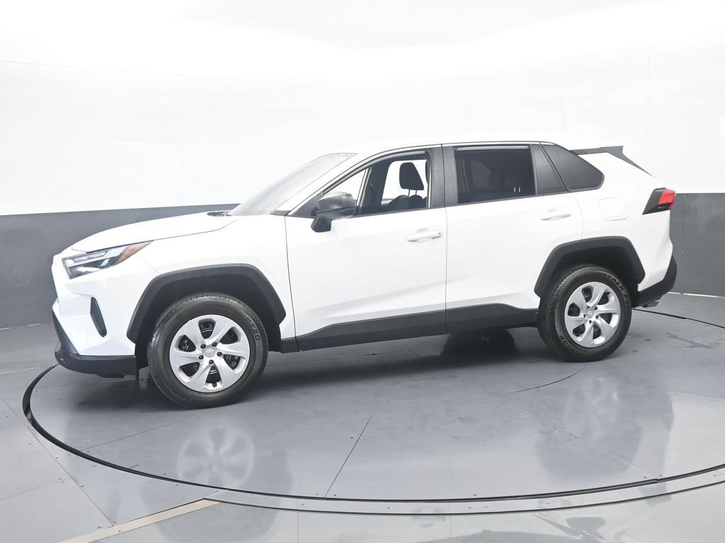 Used 2025 Toyota RAV4 LE AWD/4WD image 2