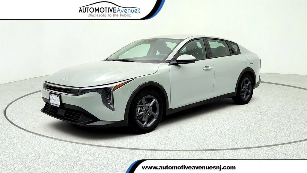Used 2025 Kia K4 FWD video 1