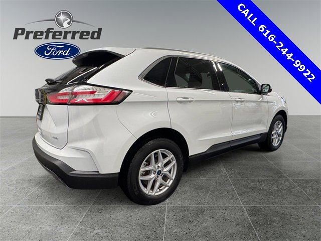 Used 2022 Ford Edge SEL w/ Convenience Package image 3