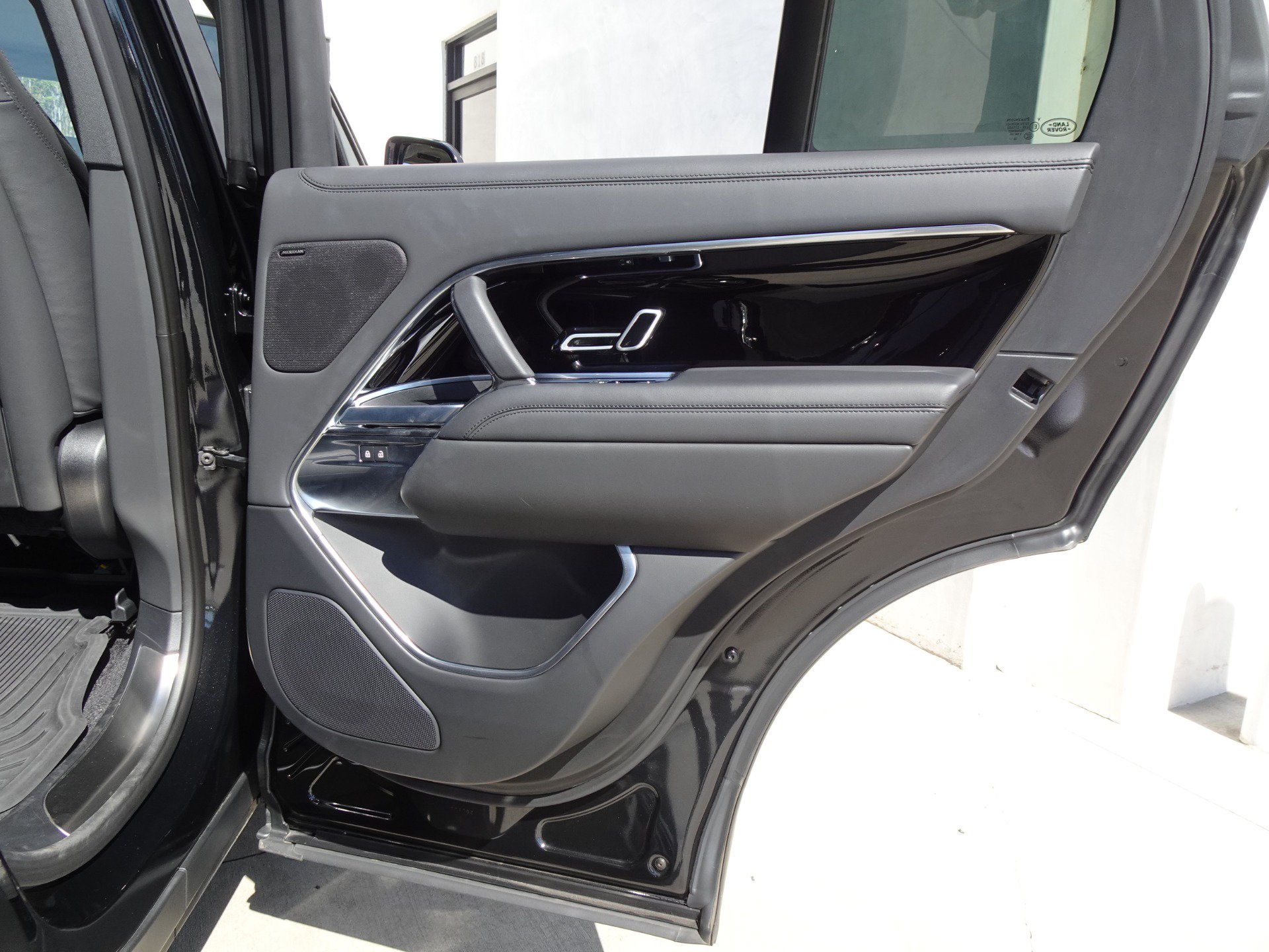 Used 2023 Land Rover Range Rover SE AWD/4WD image 17