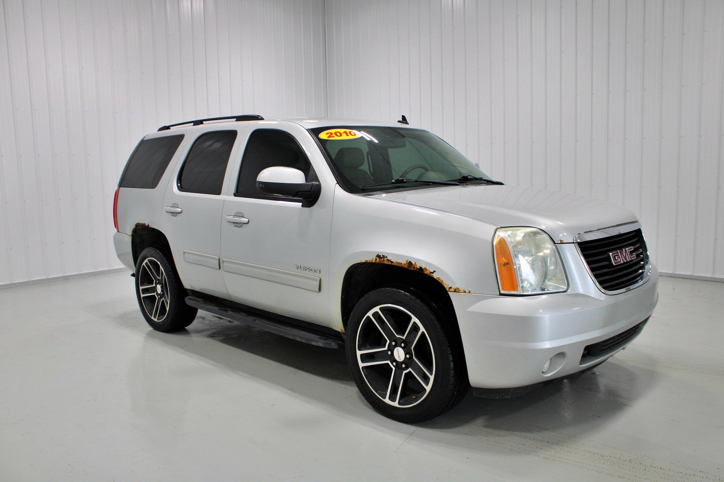 Used 2010 GMC Yukon SLT w/ SLT-2 Equipment Package AWD/4WD image 3
