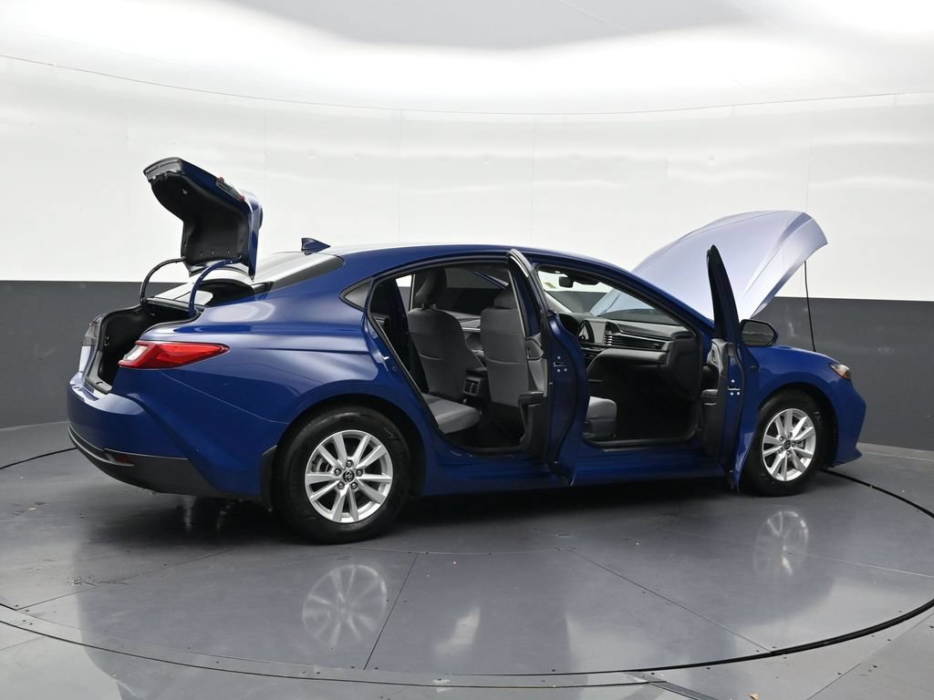 Used 2025 Toyota Camry LE w/ Convenience Package FWD image 31