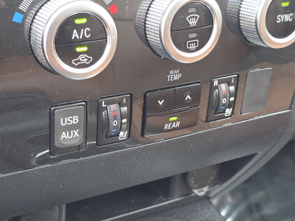 Used 2019 Toyota Sequoia Platinum AWD/4WD image 26