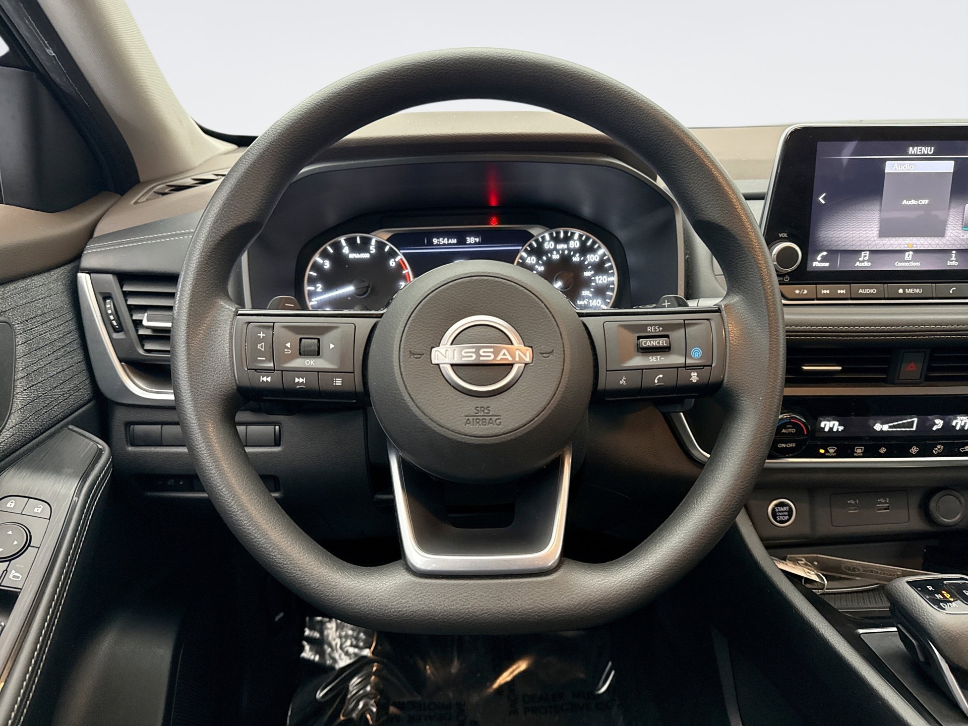 Used 2023 Nissan Rogue SV image 12