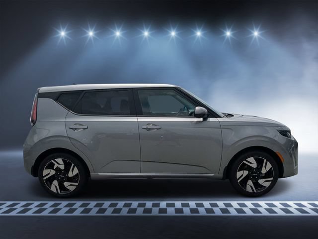 Used 2024 Kia Soul GT-Line FWD image 2