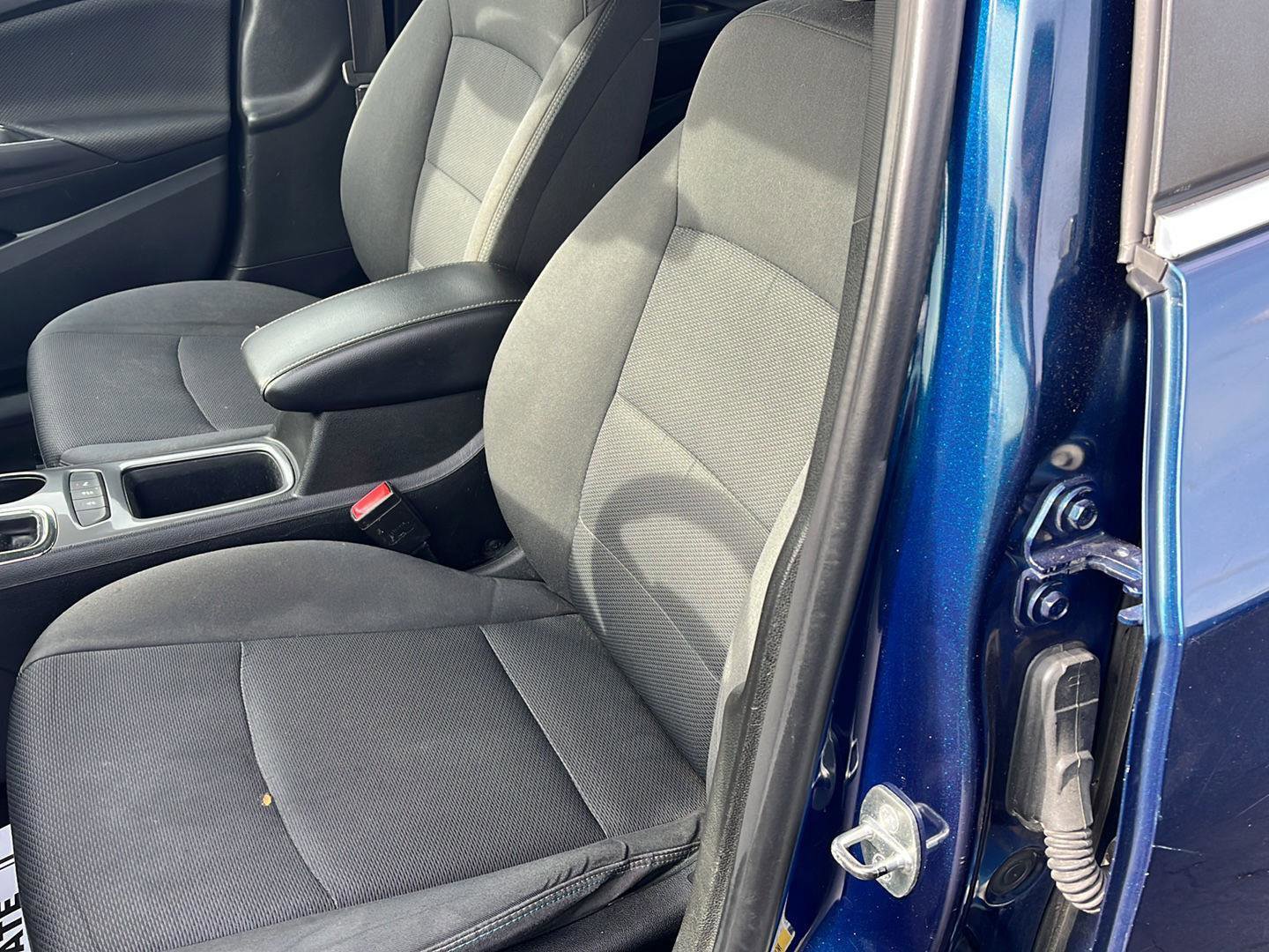 Used 2019 Chevrolet Cruze LT w/ Convenience Package image 21