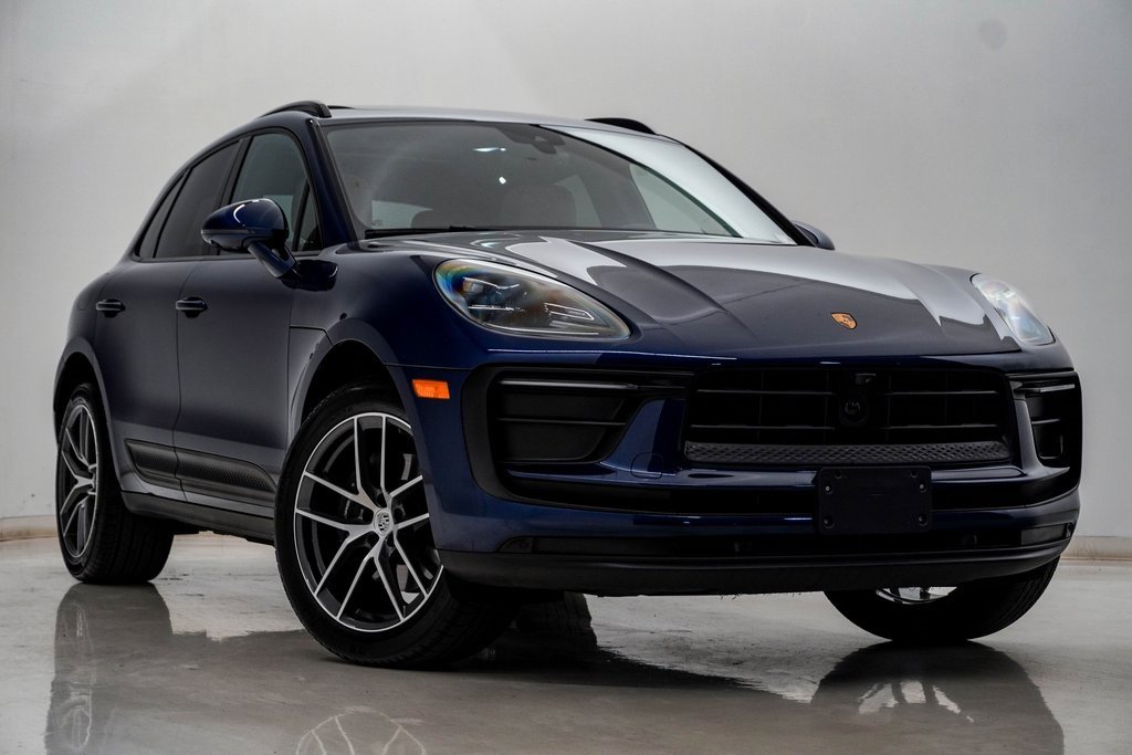 Certified 2025 Porsche Macan image 8