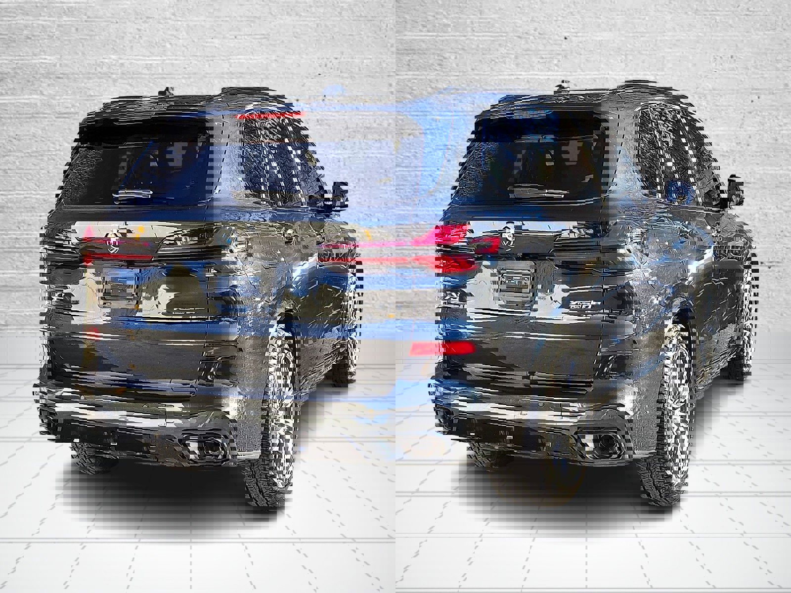 Used 2026 BMW X5 xDrive50e w/ M Sport Package image 6