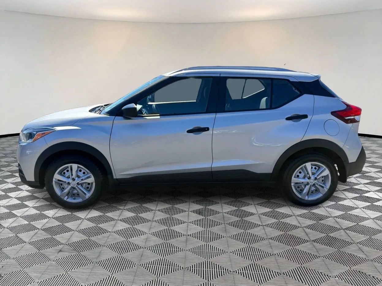 Used 2018 Nissan Kicks S FWD image 4