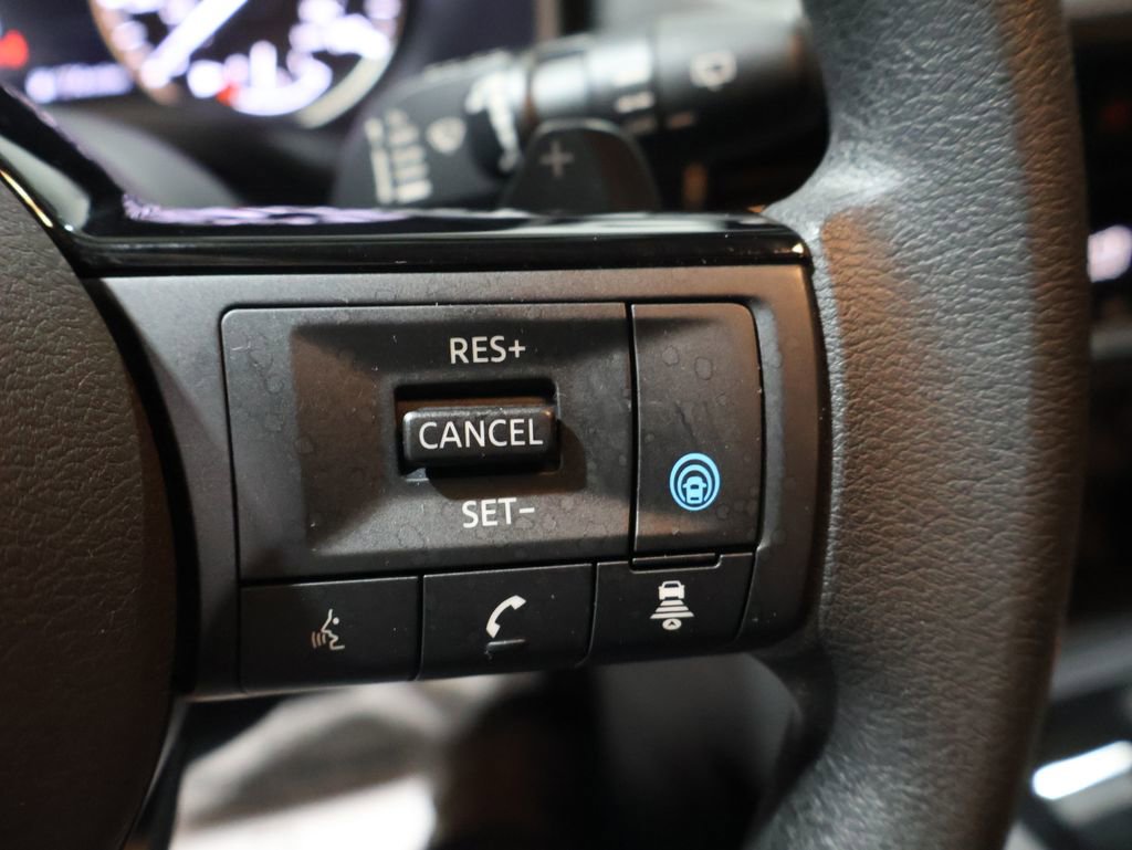 Used 2022 Nissan Rogue SV image 34