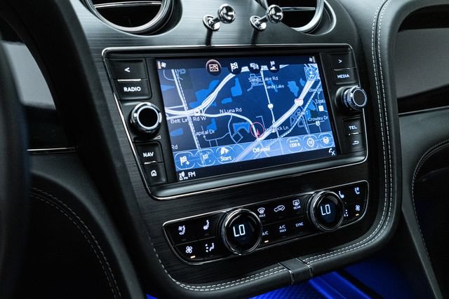 Used 2018 Bentley Bentayga Onyx Edition AWD/4WD image 27