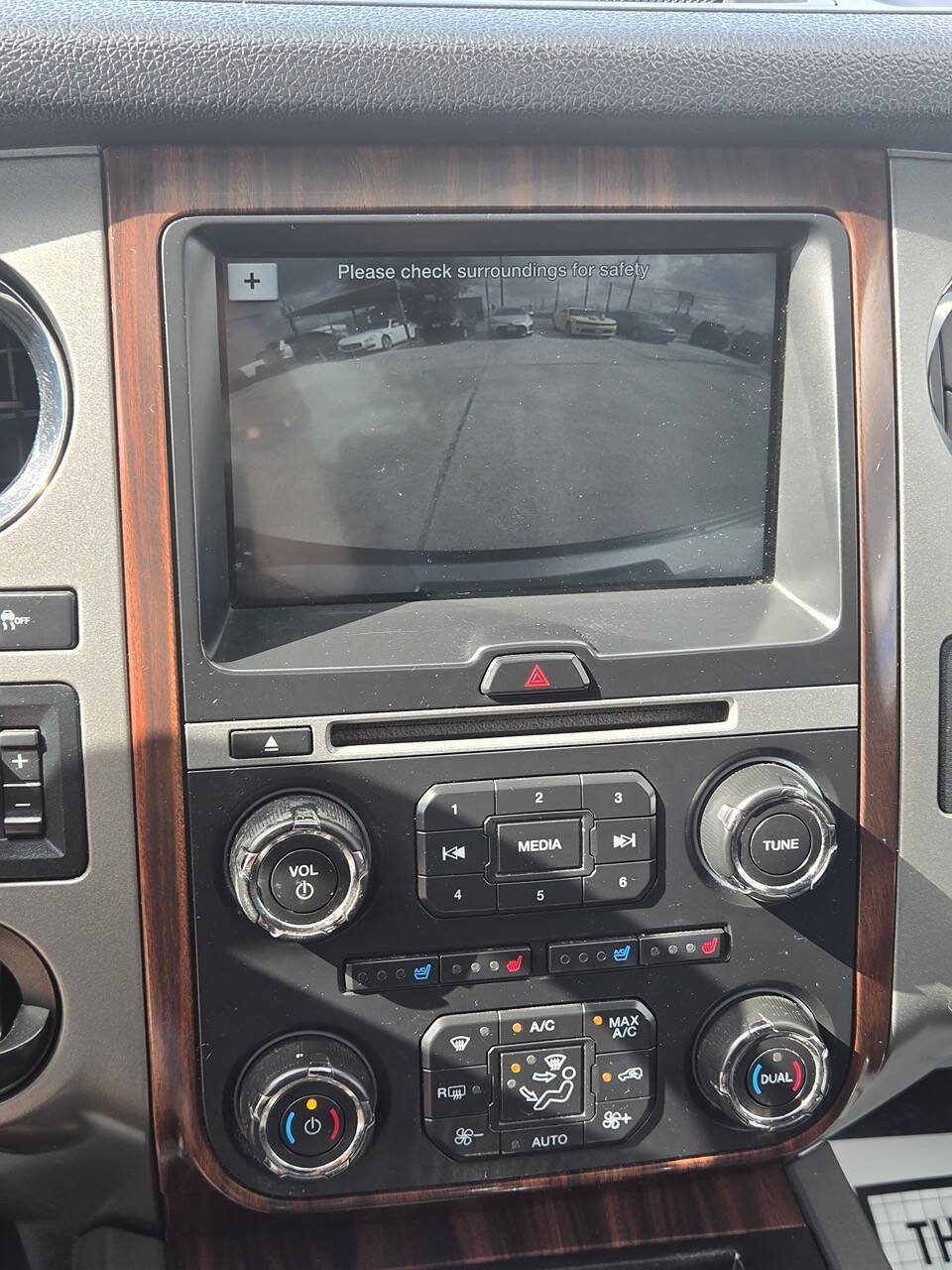 Used 2016 Ford Expedition EL Platinum RWD image 9