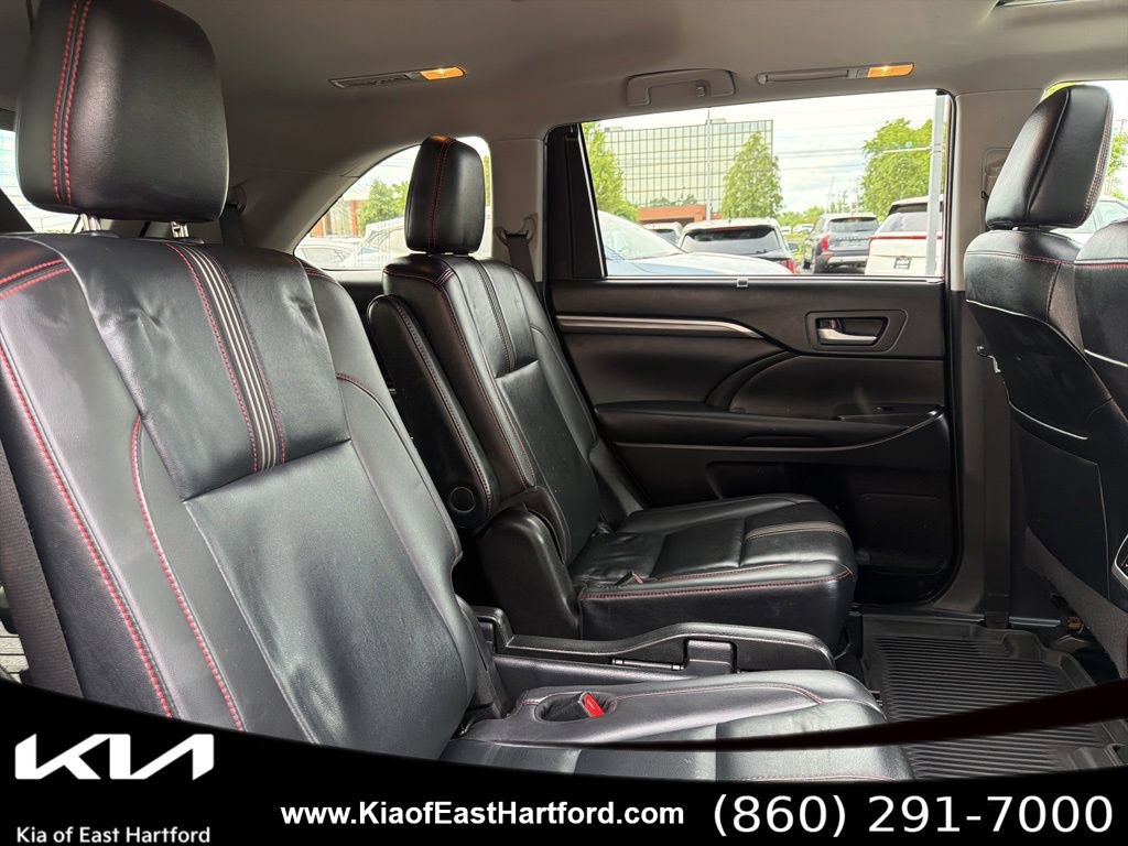 Used 2019 Toyota Highlander SE AWD/4WD image 13